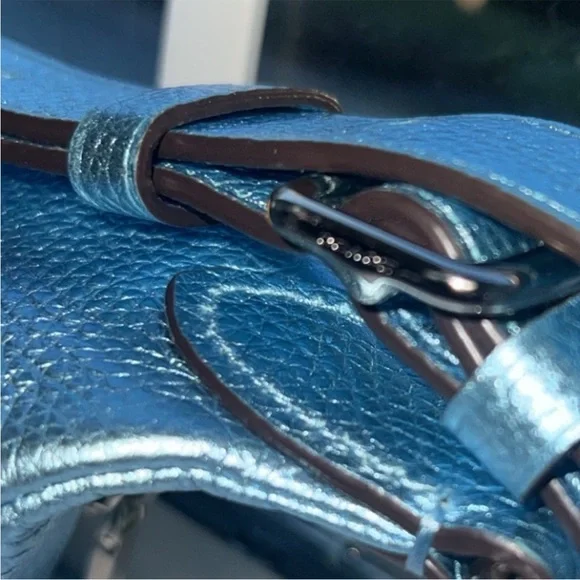 “Like New” COACH Metallic Fanny Pack/Crossbody - Picture 7 of 9